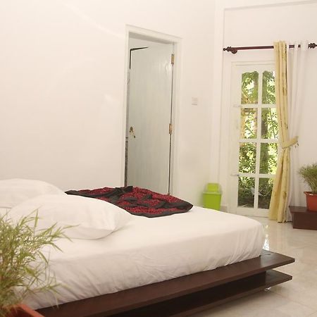 Sanovin Hotel Mirissa Kamer foto