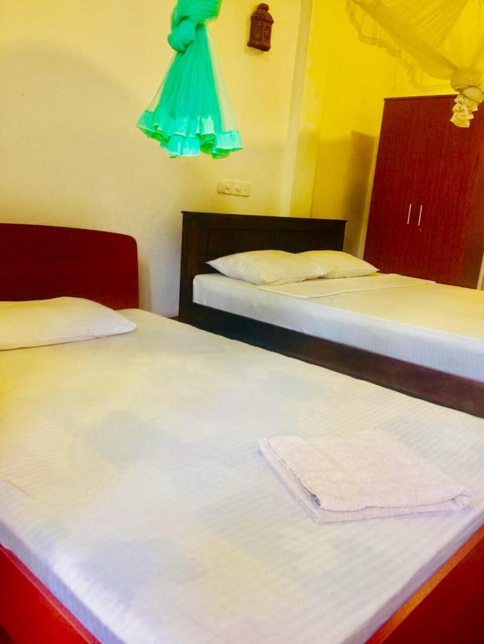 Sanovin Hotel Mirissa Buitenkant foto